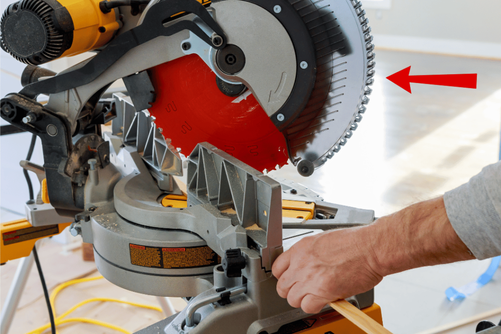 Which Direction Do Circular Saw Blades Spin